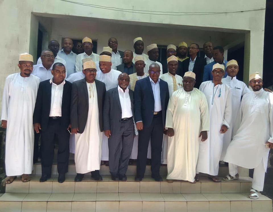 🇰🇲 Opposition où comment œuvrer contre soi-même&nbsp;?