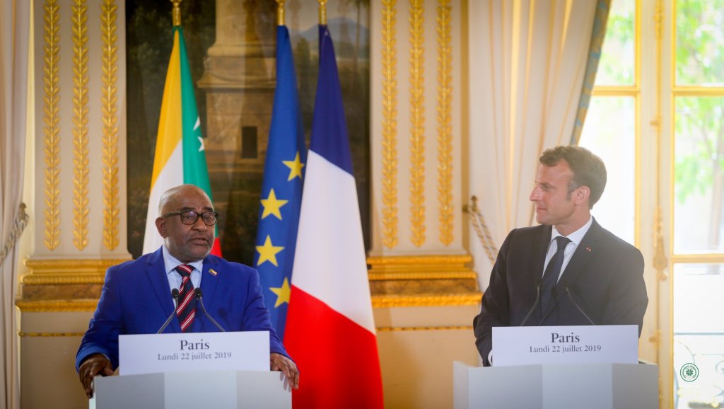 Le Président Azali persiste est signe devant Macron « Mayotte est Comorienne&nbsp;»