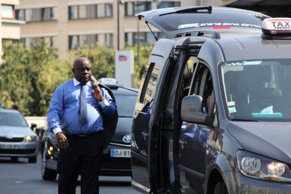 L’opposition joue à la politique de la chaise vide&nbsp;🗳💺